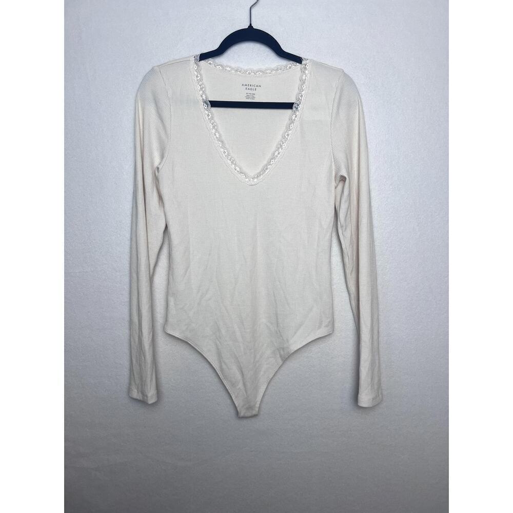 American Eagle Long Sleeve V-Neck Cream Bodysuit Lace Trim Size XL